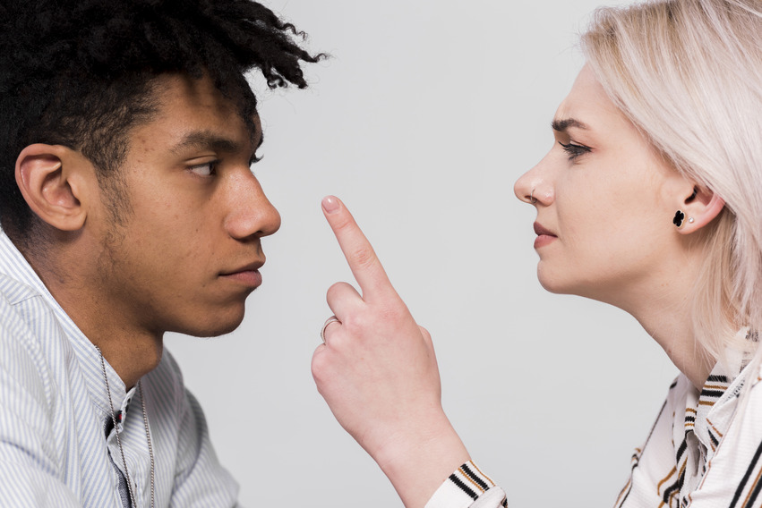 She blamed me. Мужчина обвиняет женщину. Angry boyfriend